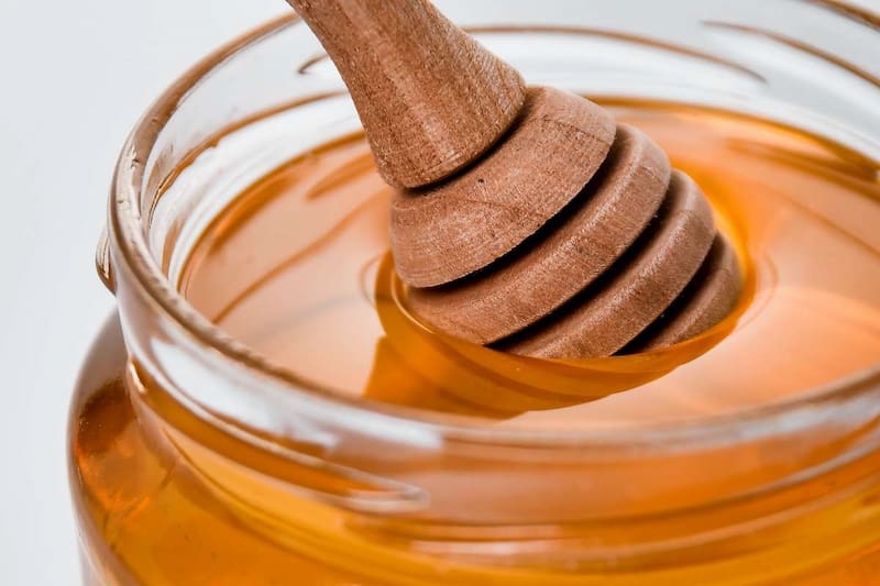 تصویر 3 از عسل سبلان مختاری اصیل با طعم شیرین و دلچسب